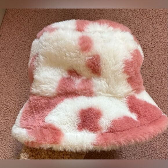 Y2K pink and white furry bucket hat - Picture 1 of 5